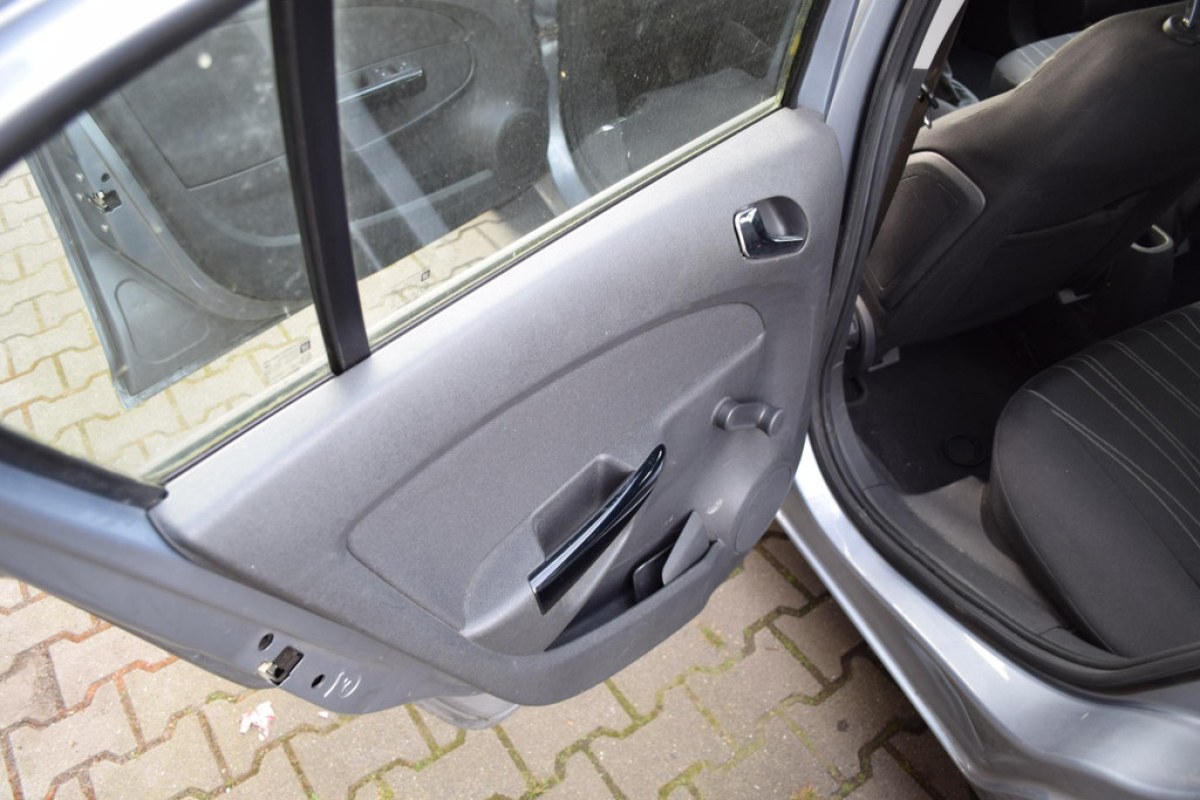 Opel Corsa 1.4-16V Enjoy - foto 11