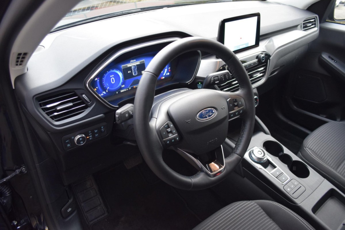 Ford Kuga - foto 9