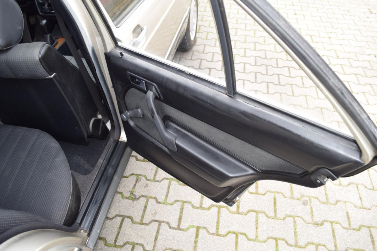 Mercedes-Benz 190-serie 2.0 D - foto 19