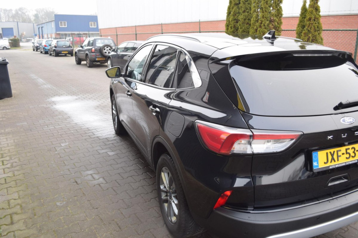 Ford Kuga - foto 7