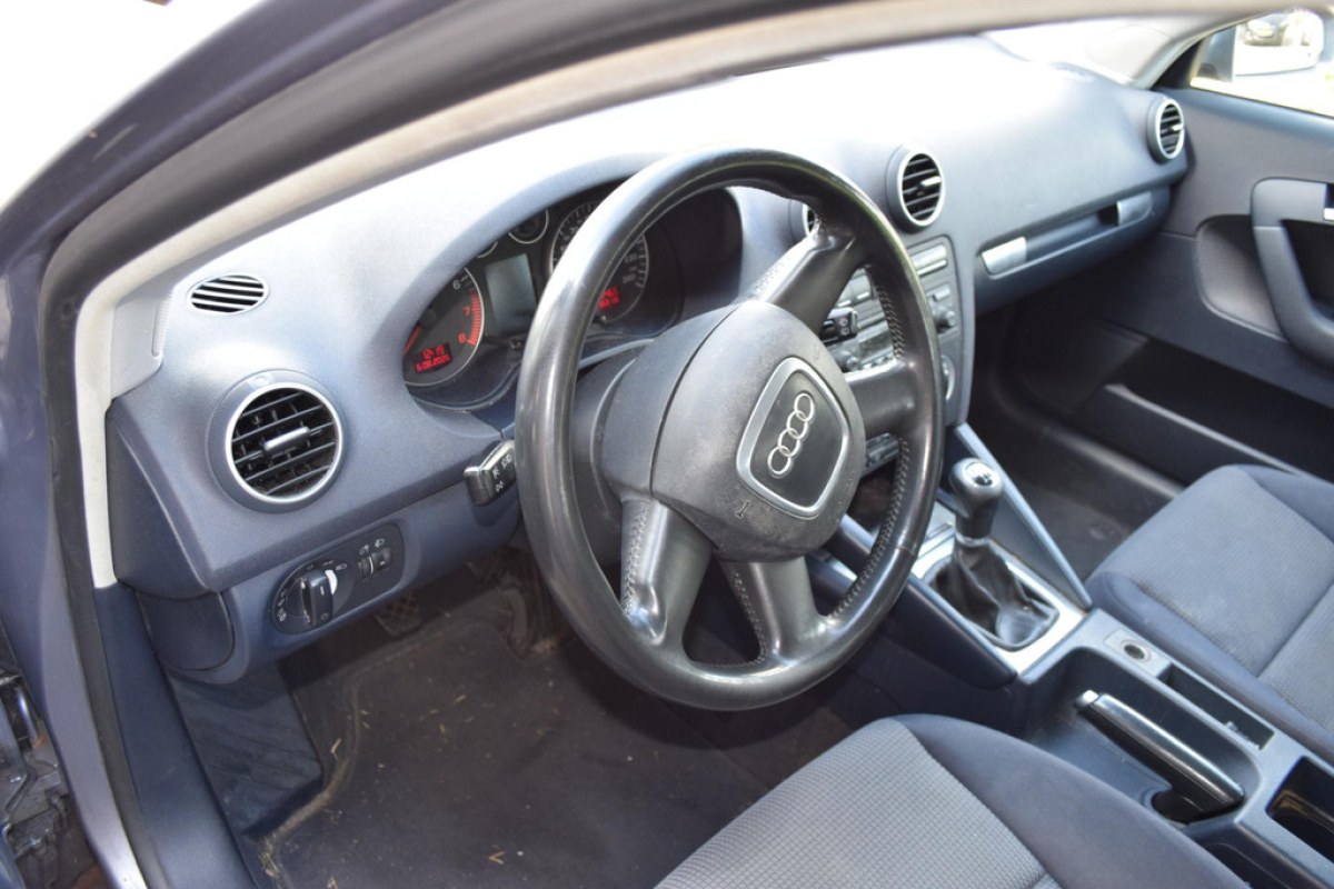Audi A3 Sportback 1.6 FSI Attraction - foto 9