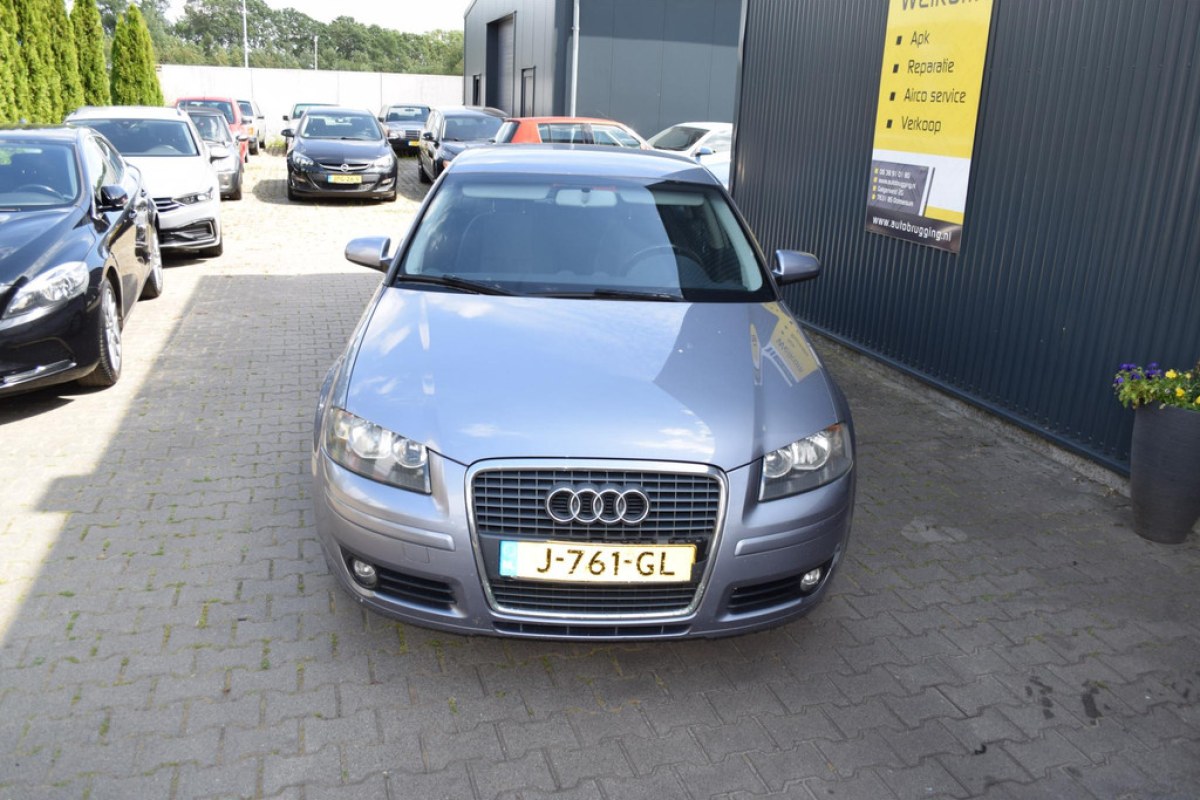 Audi A3 Sportback 1.6 FSI Attraction - foto 2