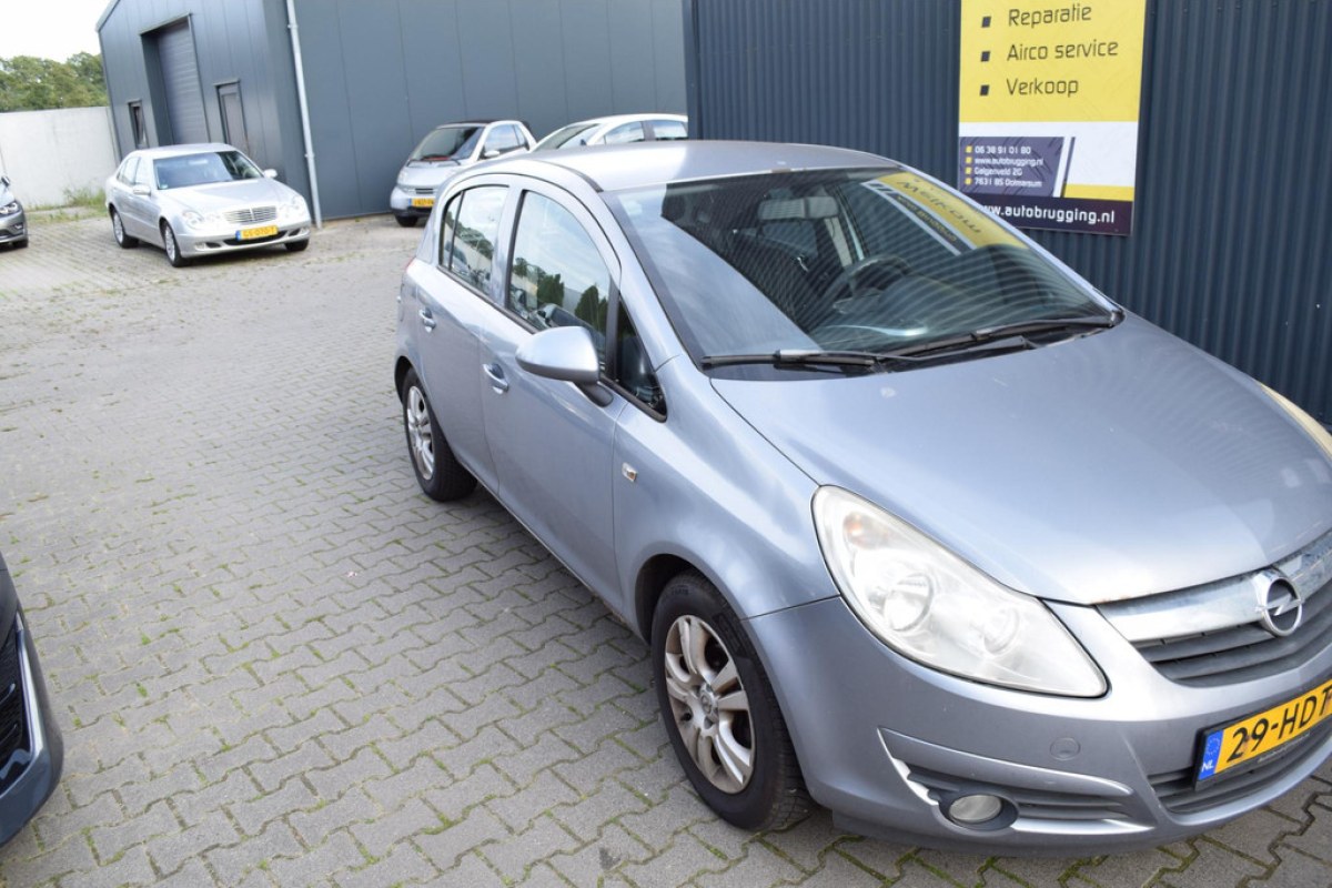 Opel Corsa 1.4-16V Enjoy - foto 4