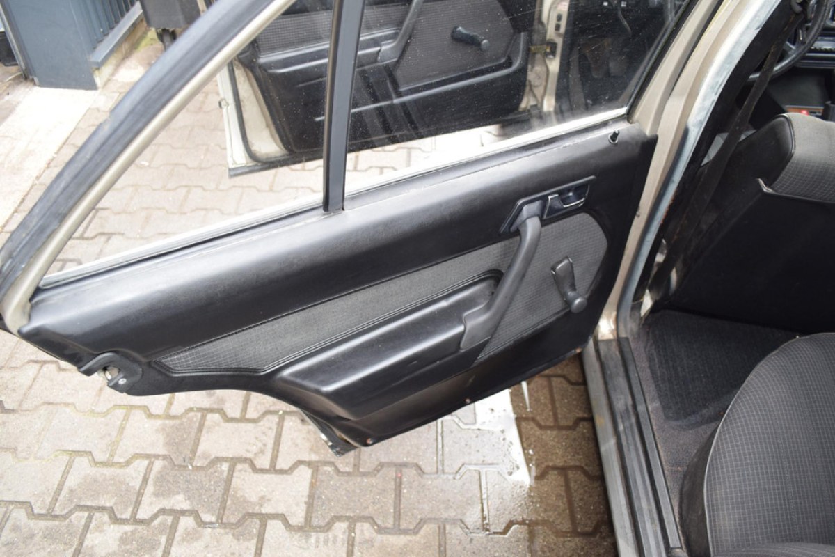 Mercedes-Benz 190-serie 2.0 D - foto 17
