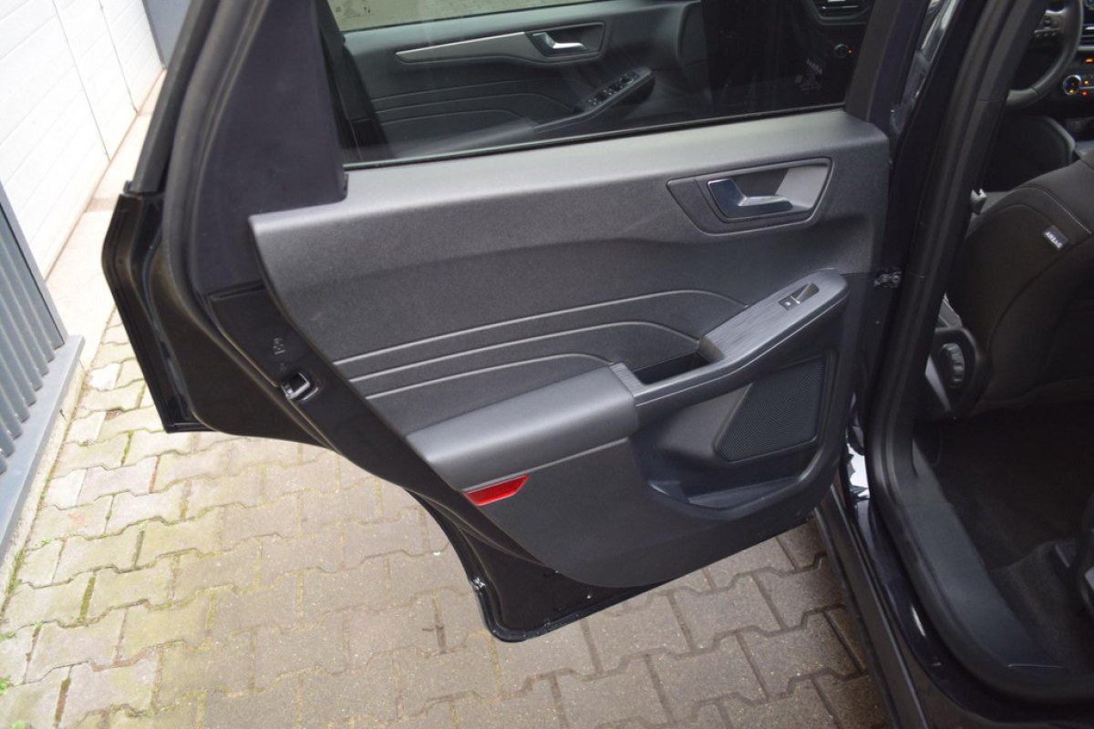 Ford Kuga - foto 11